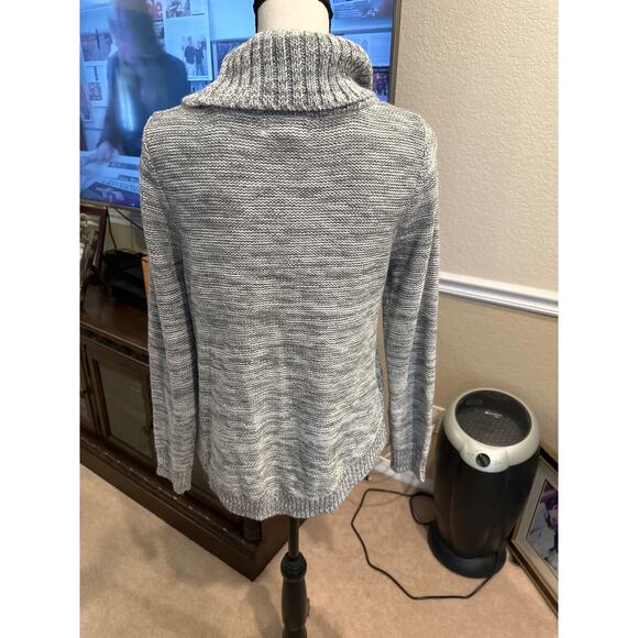 Women’s It’s Our Time Gray Cowl Neck Sweater. Size Medium - Picture 2 of 2
